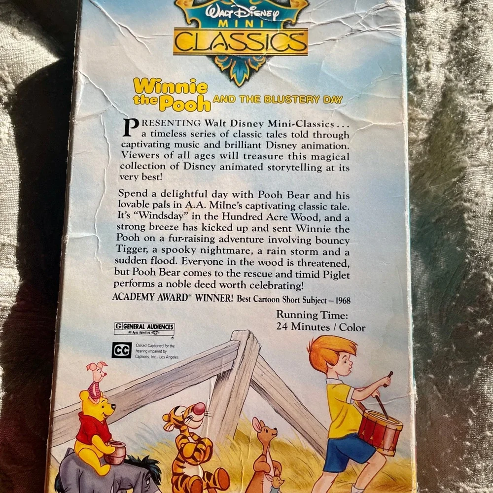 ⭐️ HOST PICK! ⭐️Winnie the Pooh and the Blustery Day VHS Video Tape 🧸🌼GIFT IDEA